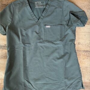 FIGS women Green Scrub top one pocket